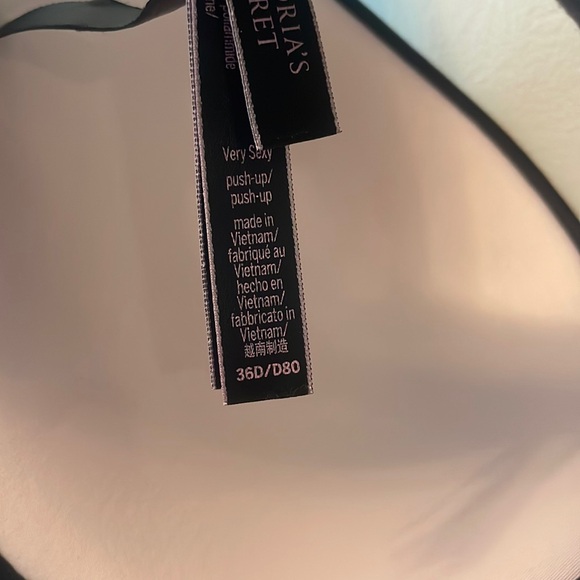 Victoria Secret push-up butterfly shine strap bra - Picture 4 of 4